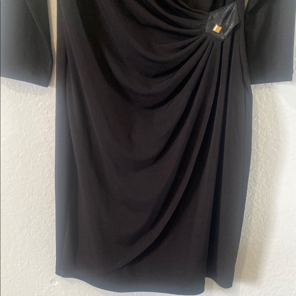 Elegant Black Dress - Picture 4 of 5